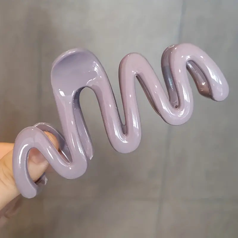 Non-Slip Wavy Hair Claw Clip
