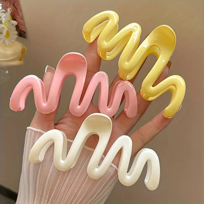 Non-Slip Wavy Hair Claw Clip