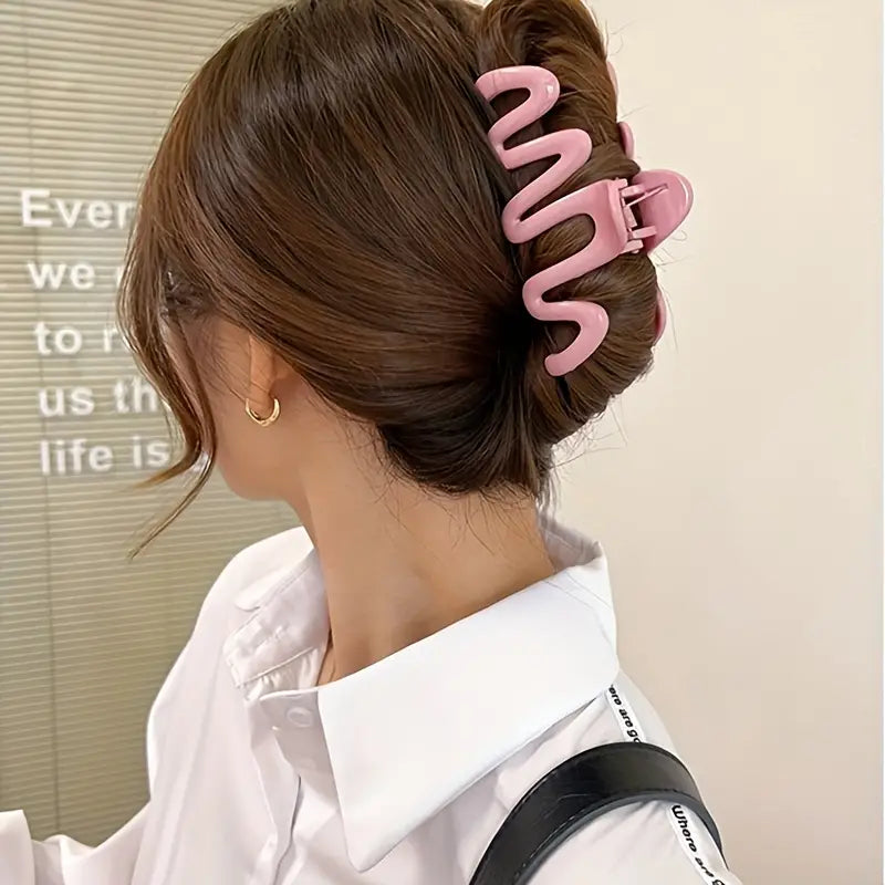 Non-Slip Wavy Hair Claw Clip