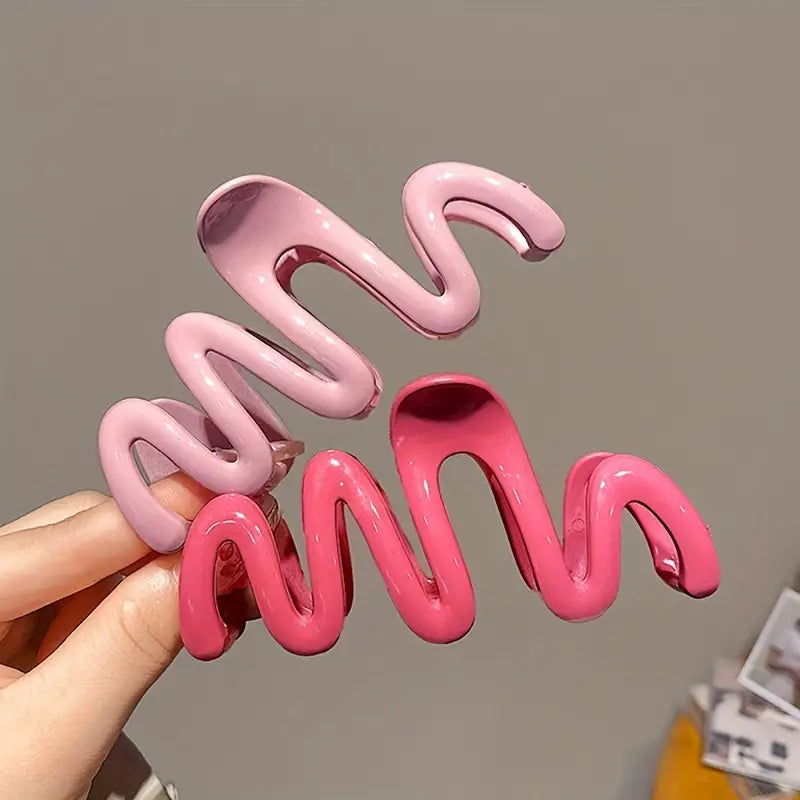 Non-Slip Wavy Hair Claw Clip
